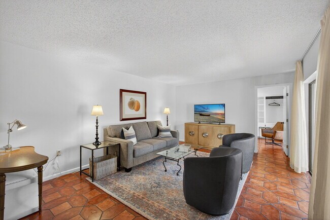 Building Photo - 1700 Embassy Dr