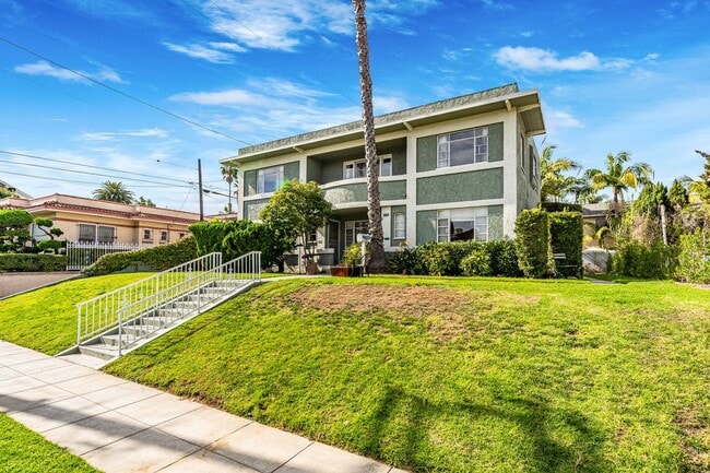 Building Photo - 35-35 Kennebec Ave