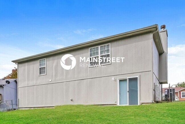 Building Photo - 3 Bedroom Pet-Friendly Home in INDEPENDENCE, MO with Main Street Renewal