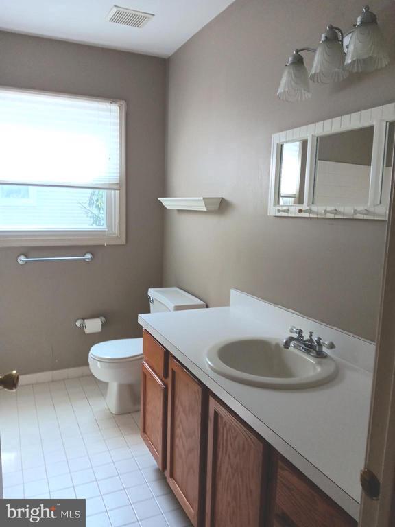 Building Photo - 27 Kanon Ct