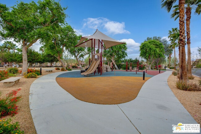 Building Photo - 607 Calle Vibrante