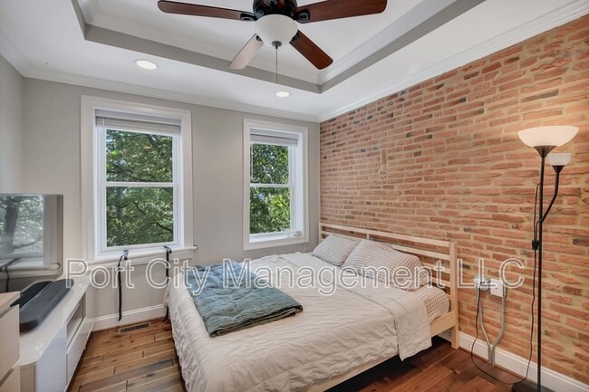 Building Photo - 504 S Milton Ave