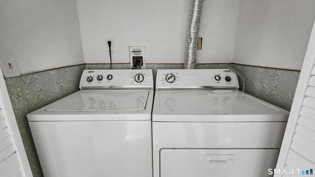 Building Photo - 1 Horizon Dr