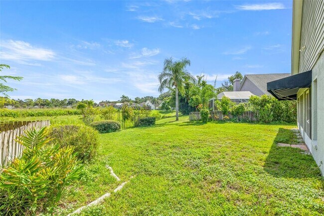 Building Photo - 16521 Lake Heather Dr