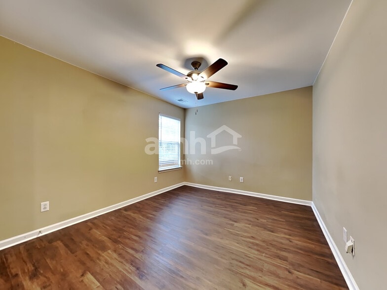 Building Photo - 7615 Henderson Park Rd