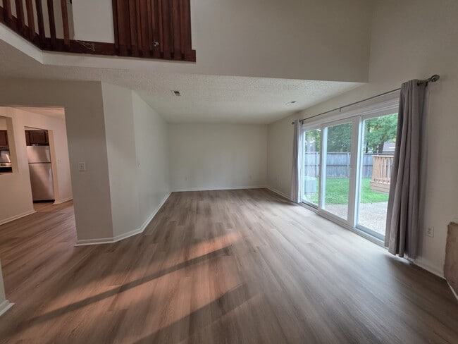 Building Photo - 4080 Sherman Oaks Ave