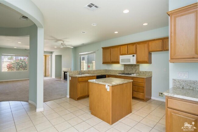 Building Photo - 49559 Pacino St