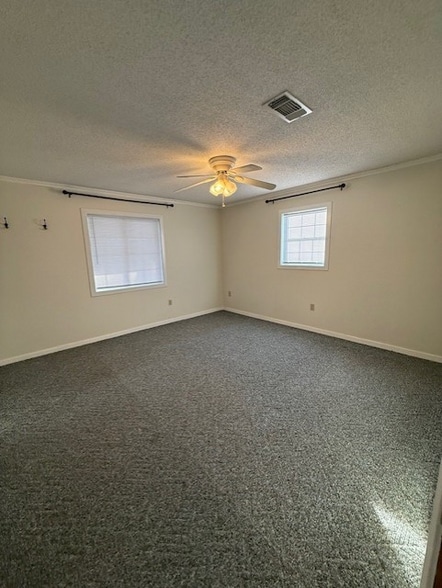 Building Photo - 1814 W Pine St