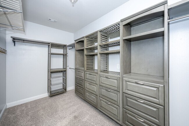 Building Photo - 1013 Silverbell Cv