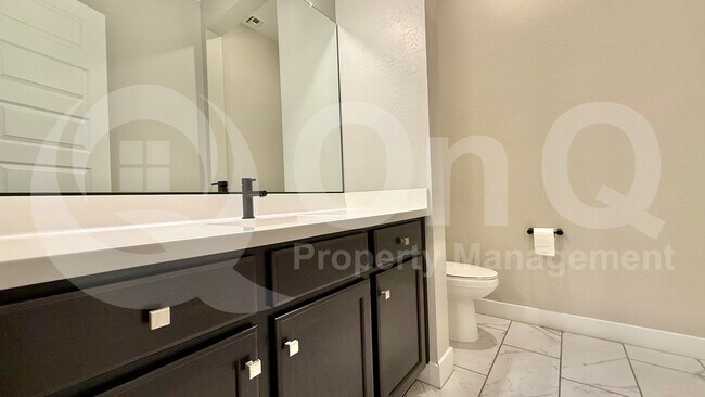 Building Photo - 10741 Tarragon Ave