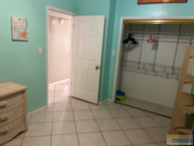 Building Photo - 1342 Harbor Island Dr