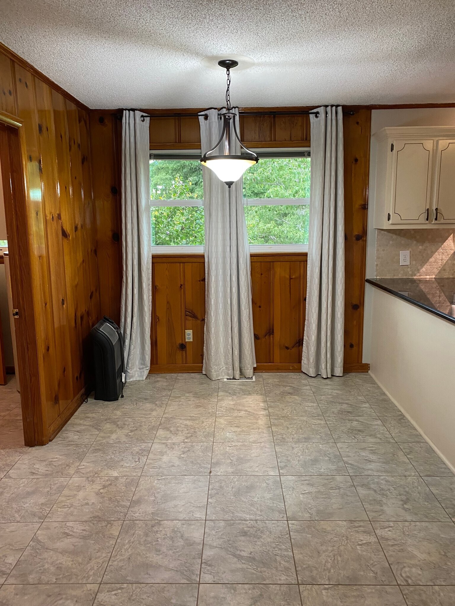 Building Photo - 117 Camellia Dr