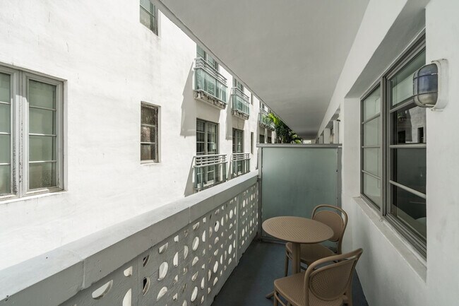Building Photo - 1036 Ocean Dr