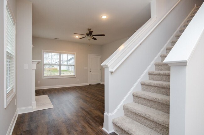 Building Photo - 1575 Grey Cliff Run