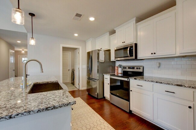Building Photo - 715 Jodine Ann Dr