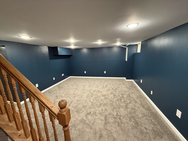 Building Photo - 21 Skidmore Ct