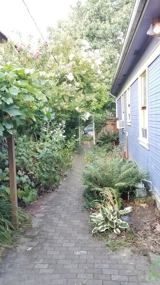 Building Photo - 3733 N Michigan Ave