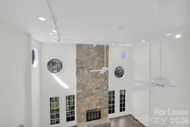 Building Photo - 408 Wilby Dr