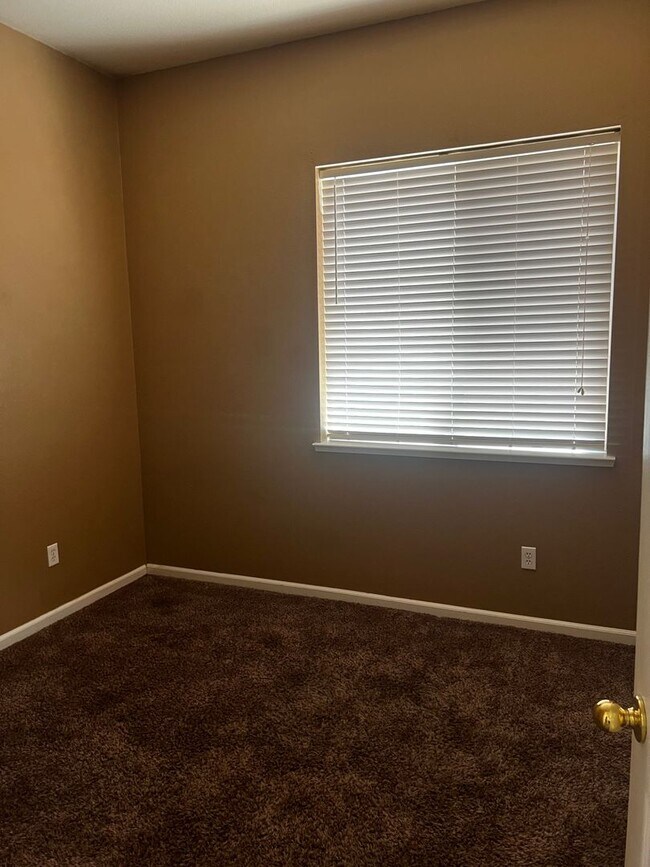 Building Photo - 3726 Deutz Dr
