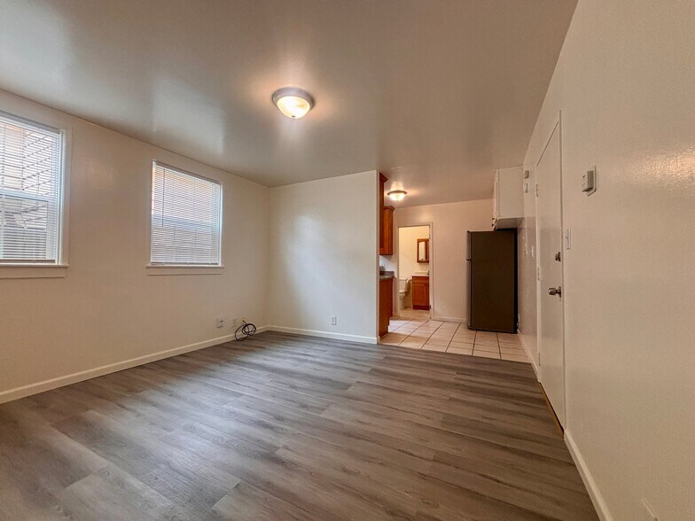 Building Photo - 1408 21st Ave