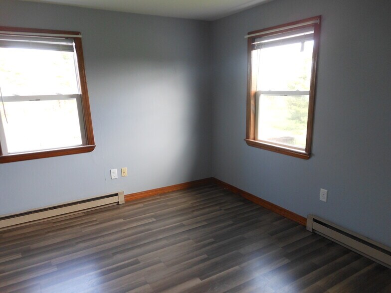 Building Photo - 1331 Old Rte One