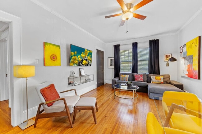 Primary Photo - 800 Magnolia Ave