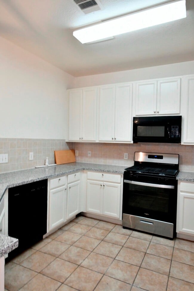 Building Photo - 13070 Lawsons Creek Ln