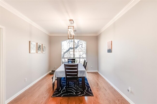 Building Photo - 9001 Sunburst Terrace