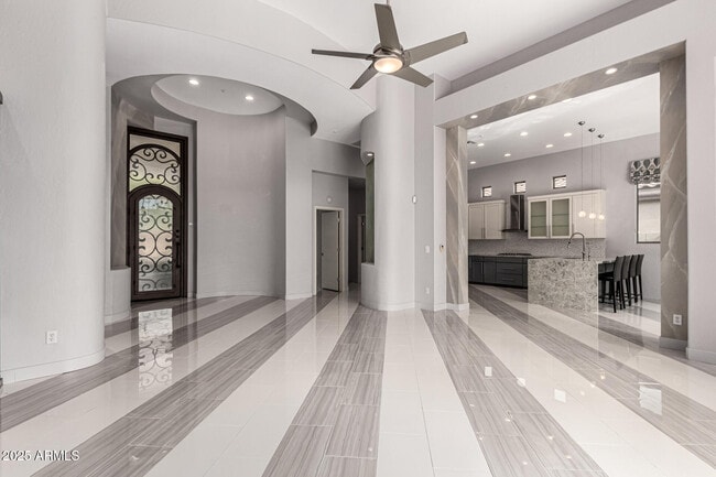 Building Photo - 15211 E Staghorn Dr