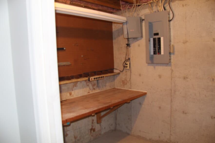 Building Photo - 2225 Columbus Cir