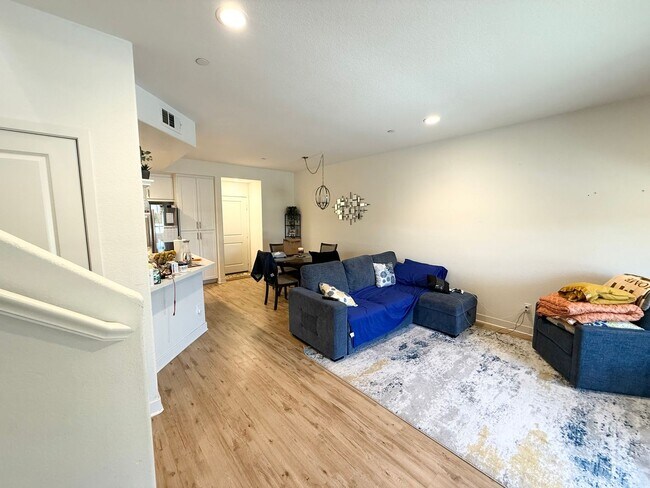 Building Photo - Beautiful 3-Bedroom Home in Anaheim!