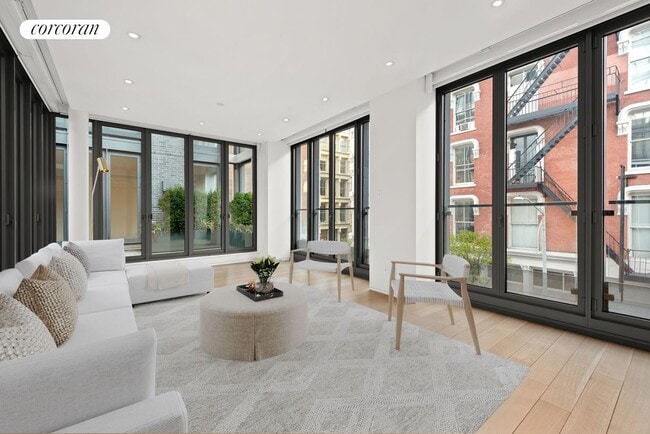 Building Photo - 27 Wooster St