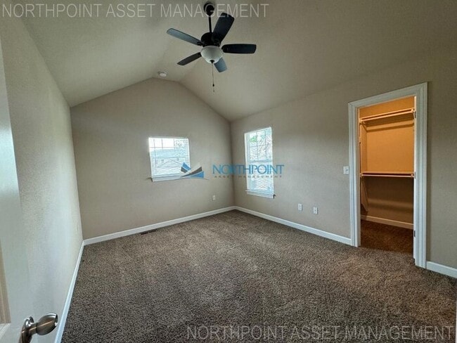 Building Photo - Move-In Ready KC Home | Open Layout, Large...