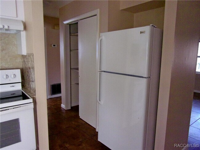 Building Photo - 711 Emery St