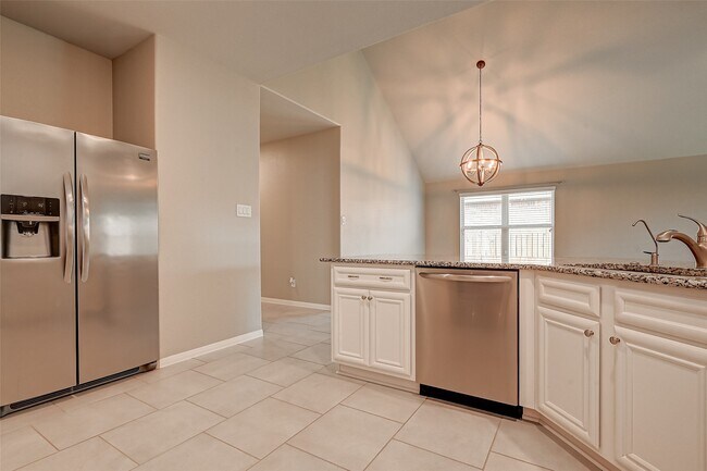 Building Photo - 18118 Van Berkel Ln