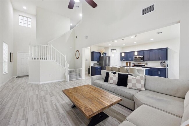 Building Photo - 10053 Aly May Dr