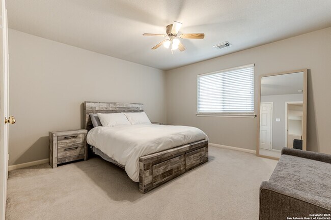 Building Photo - 2026 Thicket Trail Dr