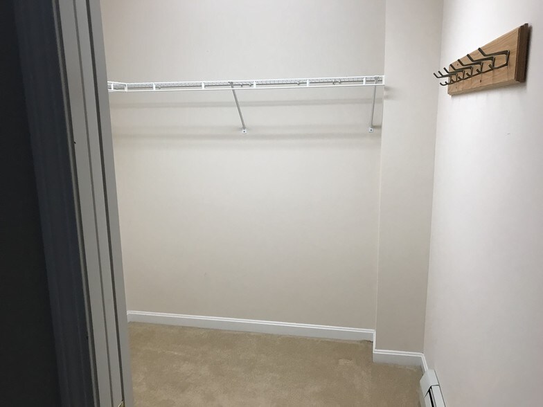 Master closet - 131 Stonington Cir