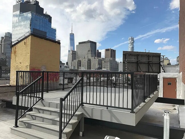 Building Photo - 75 Bowery