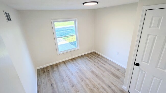Building Photo - 845 Florland Dr