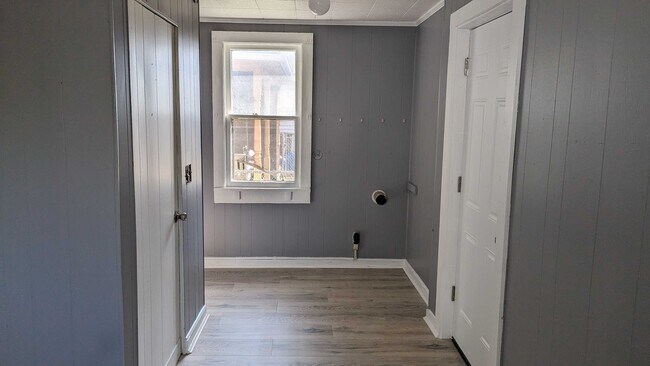 Building Photo - 415 W Front St