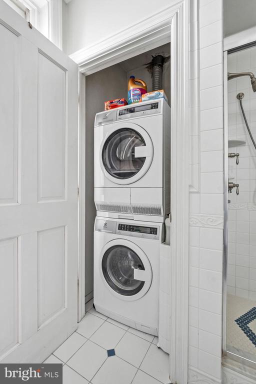 Building Photo - 346 E Union St