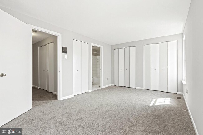 Building Photo - 1635 Forest Park Dr