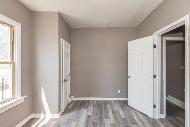 Building Photo - 8819 North Ave