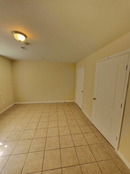 Main Bedroom - 6716 Milltown Ct