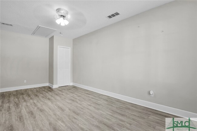 Building Photo - 20 Quail Forest Dr