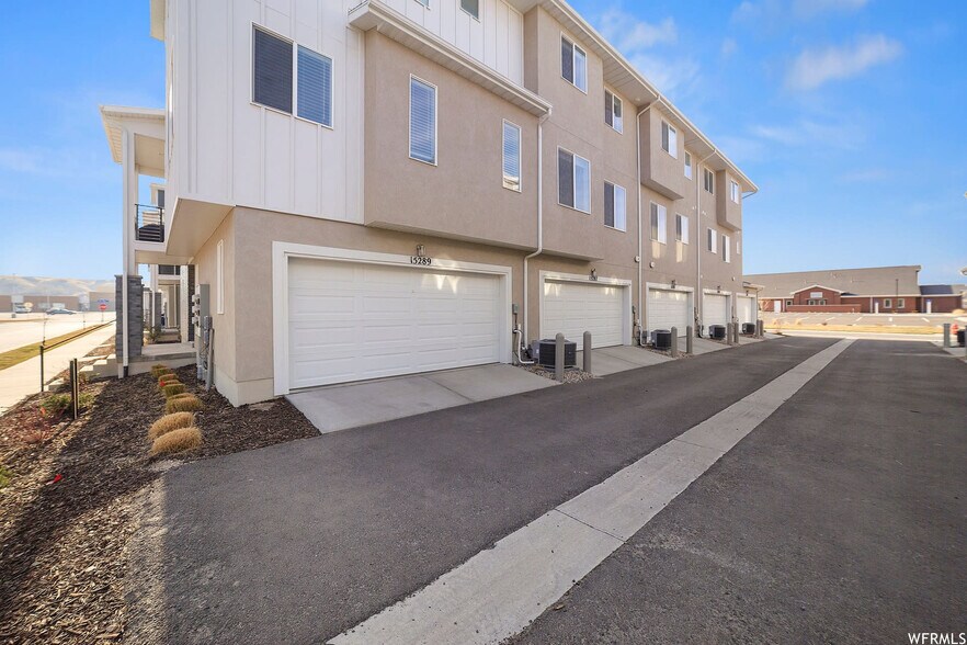 Building Photo - 15287 S Tack Way