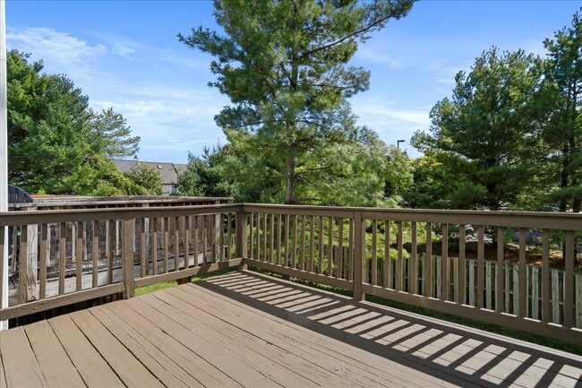 Building Photo - 1310 Hampshire Dr