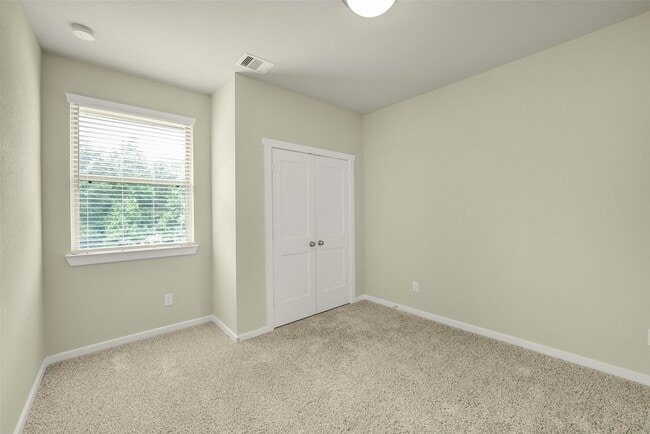 Building Photo - 323 N Spotted Fern Dr