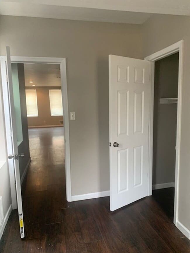 Building Photo - Beautiful 3 Bedroom / 2 Bathroom Home with Exposed Brick – Available Now!